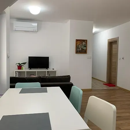 Апартамент Смирненски С Гараж Apartment
