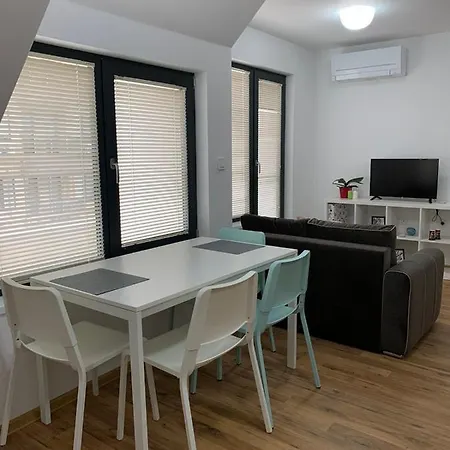 Apartment Апартамент Смирненски С Гараж